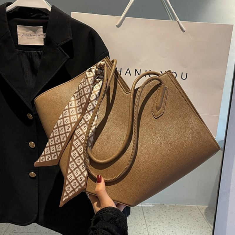 Large capacity niche fashion shoulder bag commuting tote bag eprolo