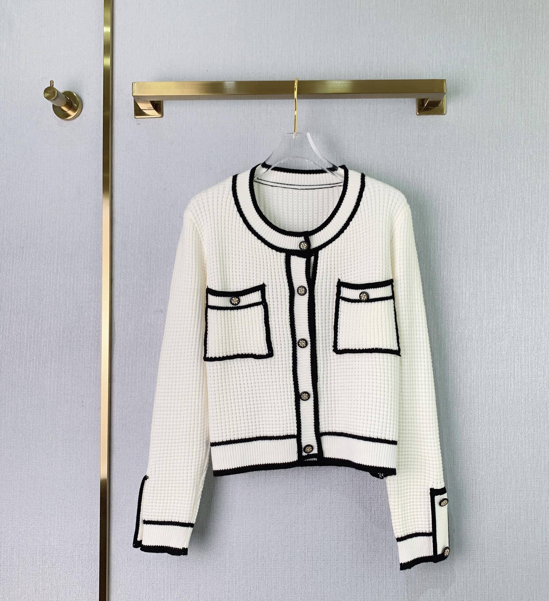 Temperament Fashion Design Sense Knitted Cardigan Niche Style Sweater Women eprolo