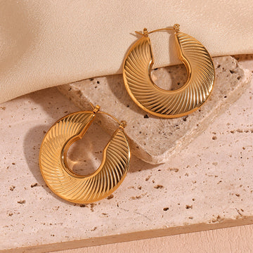European and American fashion exaggerated niche design earrings eprolo